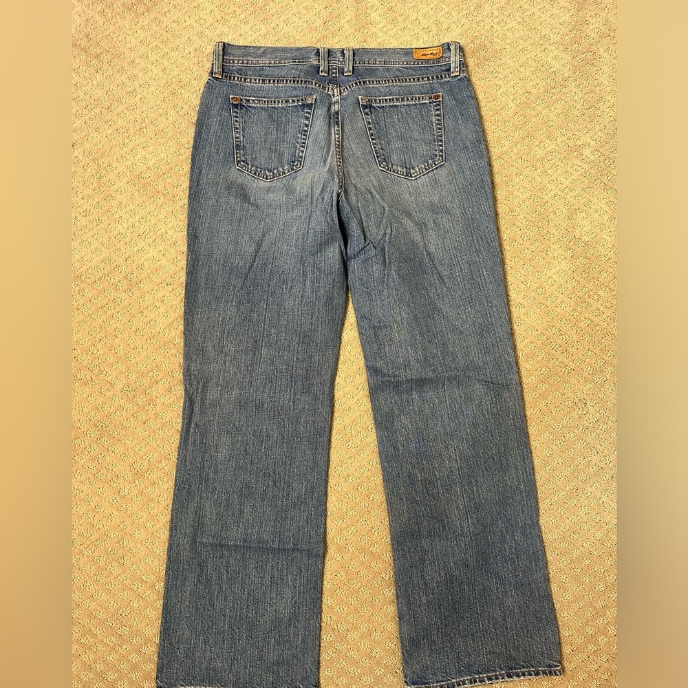 Sz 31 Eddie Bauer straight fit jeans light wash like new button fly